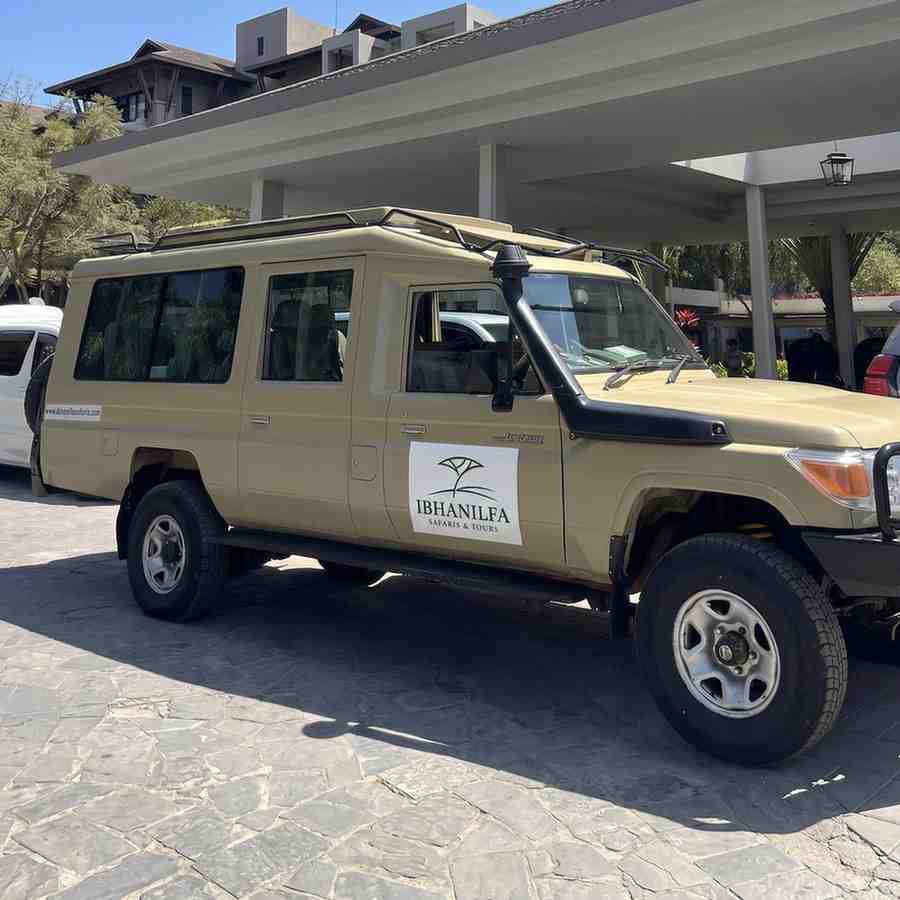 Ibhanilfa game-drive safari vehicle