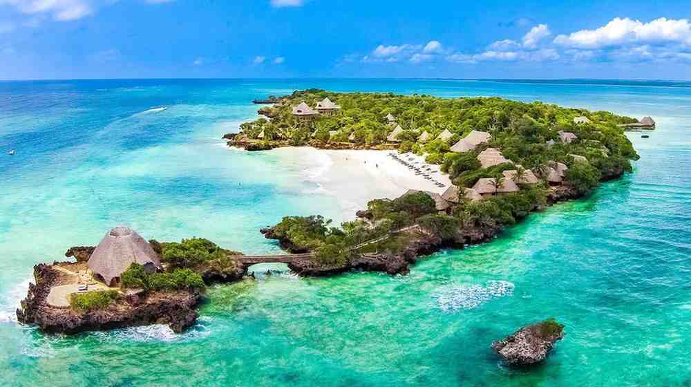 Diani Coast Kenya with white sand beach and turquoise Indian Ocean waters during a coastal holiday experience