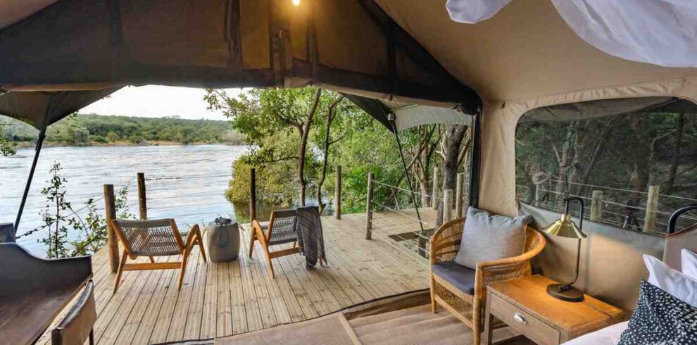 Kapama safari in South Africa featuring Big Five wildlife, guided game drives, African bush landscapes, and exclusive safari experiences