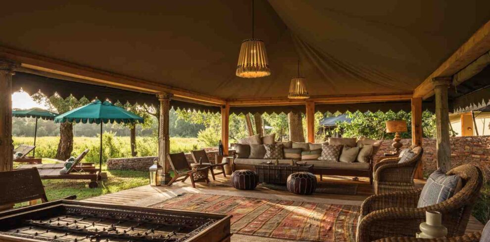 Masai Mara safari featuring Big Five wildlife encounters, classic lodge accommodation, African savannah landscapes, and unforgettable Kenya safari experiences