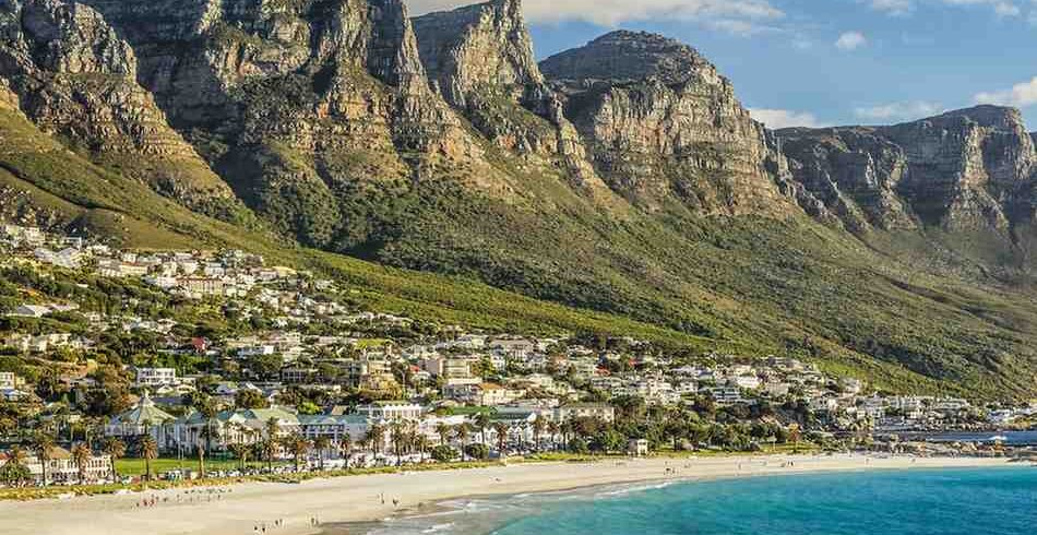 South Africa safari featuring ultimate Big Five wildlife encounters, multiple private reserves, diverse landscapes, and immersive game viewing experiences